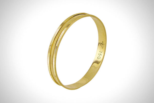 Aliança de Ouro 18k 2,4mm aprox. 0,9 Gr