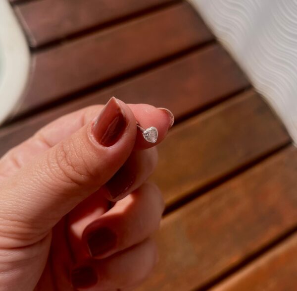 Piercing c/ haste em aço cirúrgico e pedra de zircônia - Prata 925 - Imagem 3