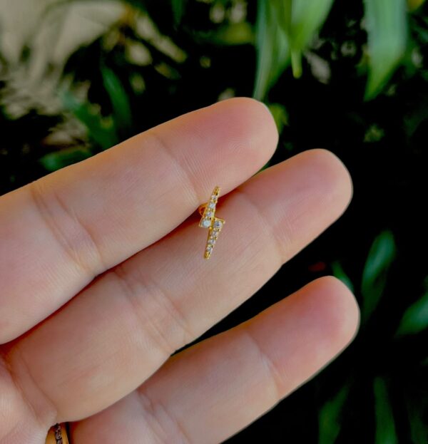 Piercing de prata 925 c/ haste de aço todo banhado a ouro 18k