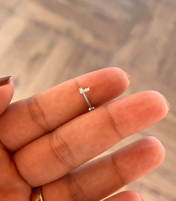 Piercing Tragus em Prata 925 e haste em aço cirúrgico - Imagem 2