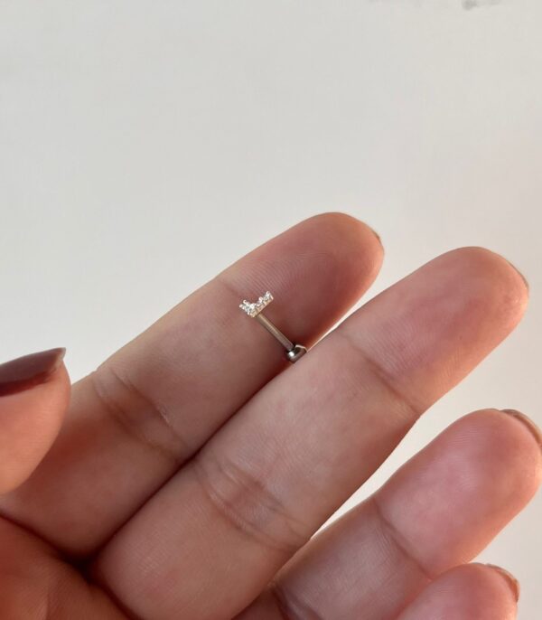 Piercing Tragus em Prata 925 e haste em aço cirúrgico - Imagem 6