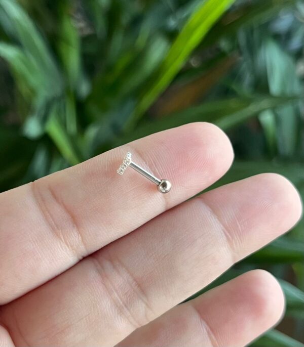 Piercing Tragus em Prata 925 e haste em aço cirúrgico - Imagem 7