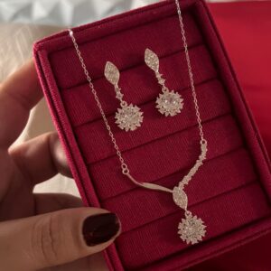 Conjunto V Pendulo Zircônia Borda Cravejada - Prata 925    122487