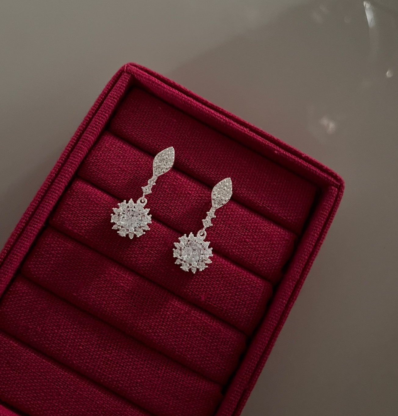 Conjunto V Pendulo Zircônia Borda Cravejada - Prata 925 122487 - Imagem 5